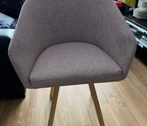 Poltrona Moderna Estilo Nórdico – Excelente Estado