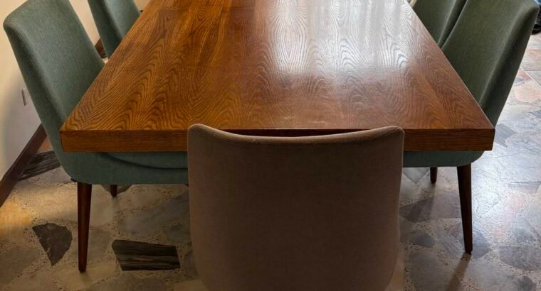 Comedor. Mesa Y 6 Sillas.