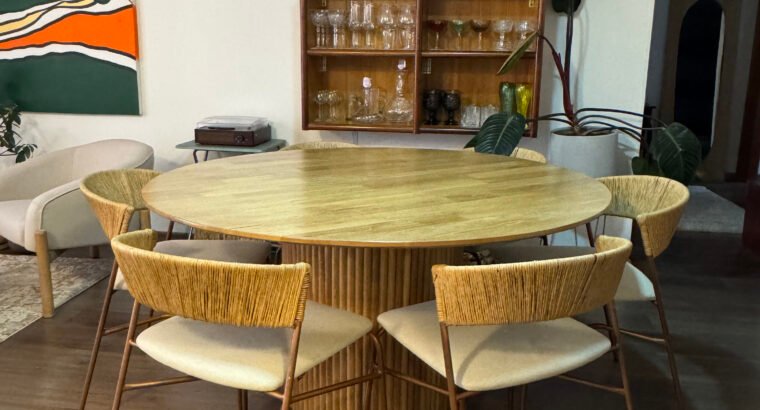 Comedor redondo de madera 1.40cm con 6 sillas