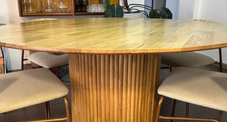 Comedor redondo de madera 1.40cm con 6 sillas