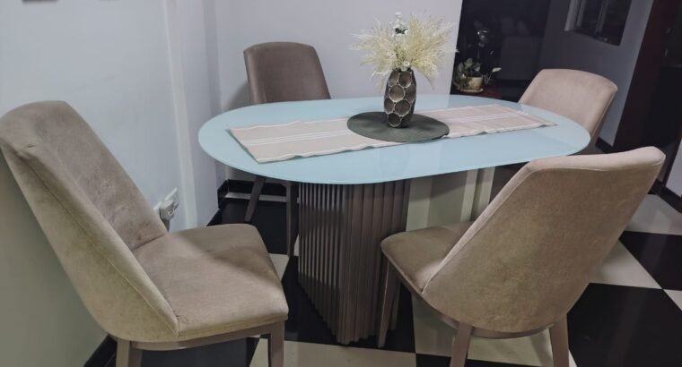 Comedor Moderno De 4 Puestos Marca Jamar