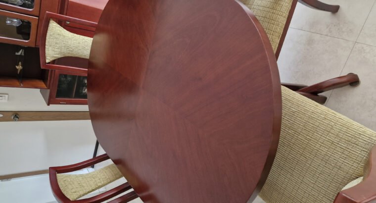 Mesa De Comedor Ovalada Con 6 Puestos Y Bifé