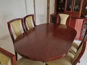 Mesa De Comedor Ovalada Con 6 Puestos Y Bifé