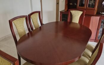 Mesa De Comedor Ovalada Con 6 Puestos Y Bifé