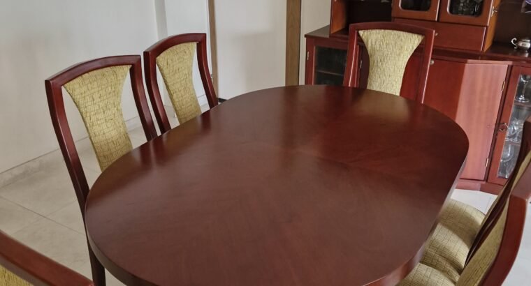 Mesa De Comedor Ovalada Con 6 Puestos Y Bifé