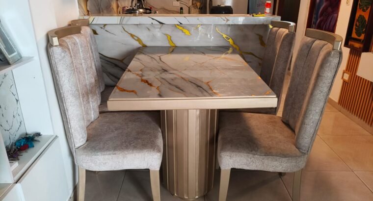 Comedor De 4 Puestos Color Beige