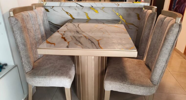 Comedor De 4 Puestos Color Beige