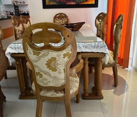Set De Comedor De 8 Puestos Y Bifé En Flor Morado