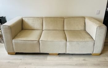 Sofá De 3 Puestos Tapizado Color Beige