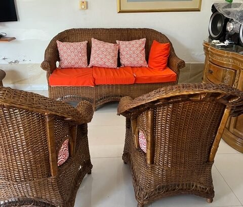 Set De Sala En Mimbre Sofá, 2 Poltronas y Mesa